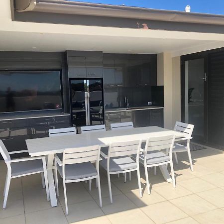 Grand Mercure Allegra Херви Бей Екстериор снимка Outdoor kitchen