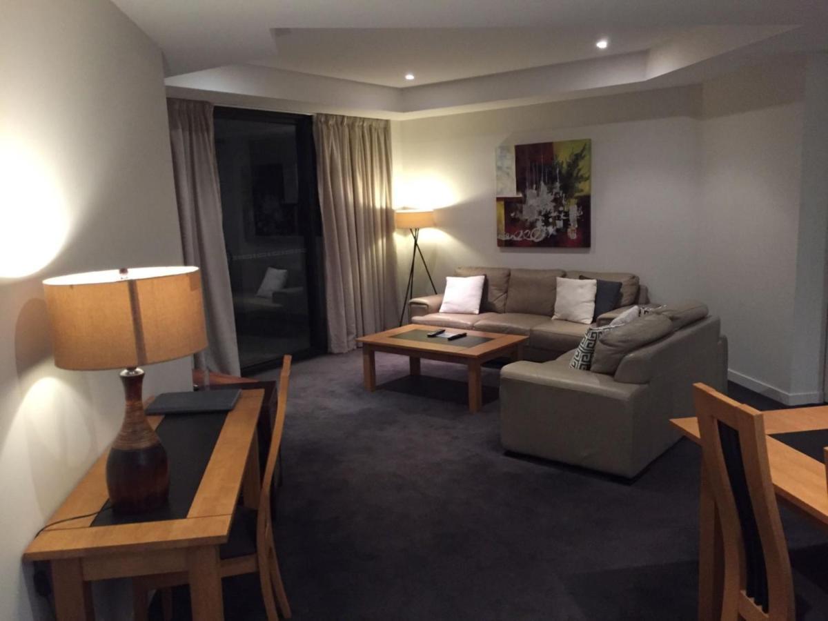 Grand Mercure Allegra Херви Бей Екстериор снимка Living room of a two-bedroom apartment