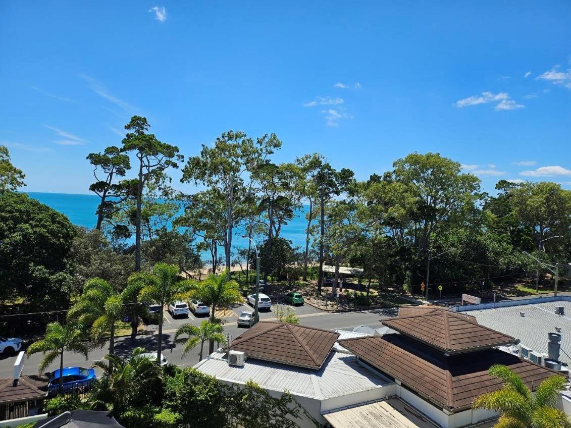 Grand Mercure Allegra Херви Бей Екстериор снимка View of the beach from the hotel