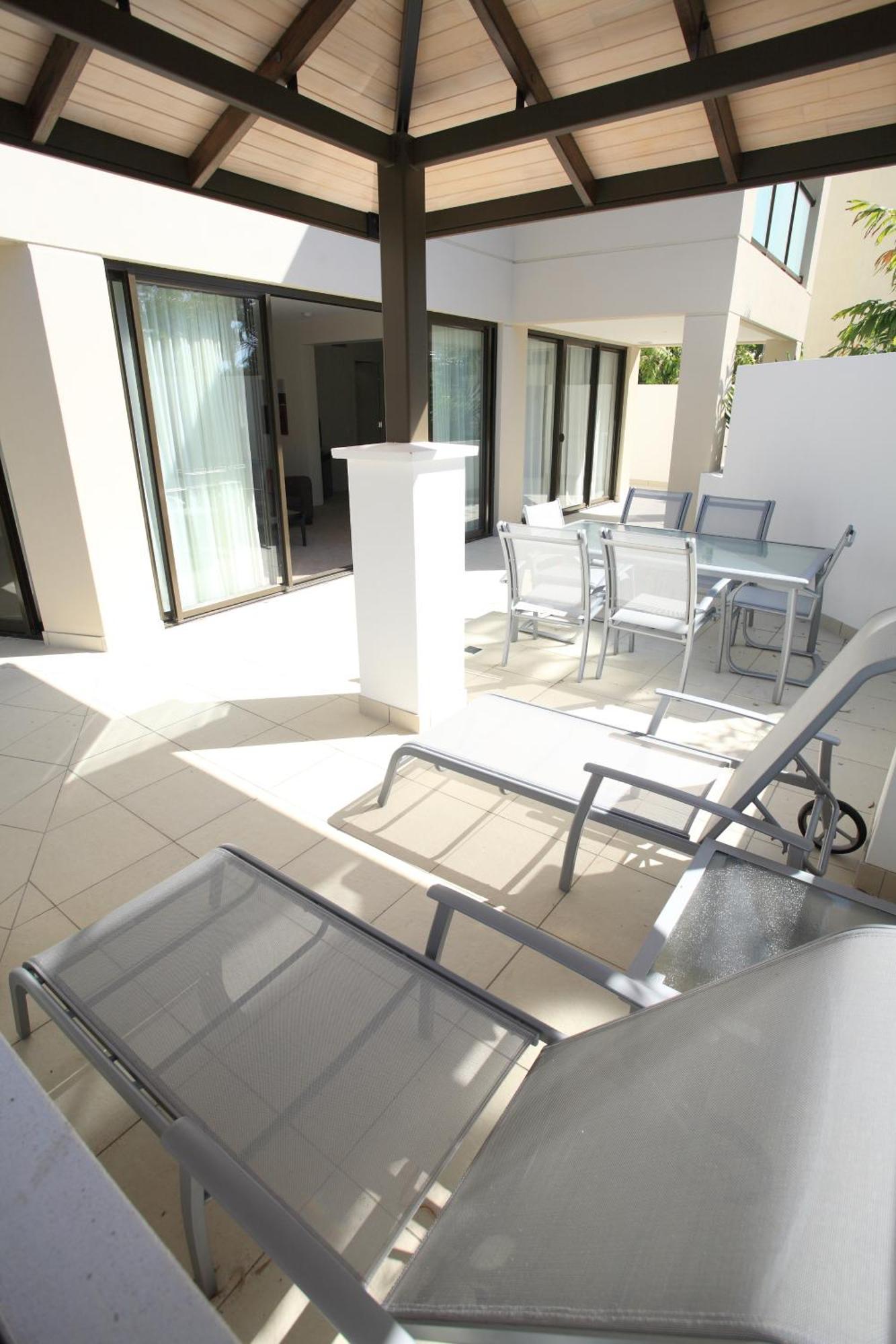 Grand Mercure Allegra Херви Бей Екстериор снимка A patio