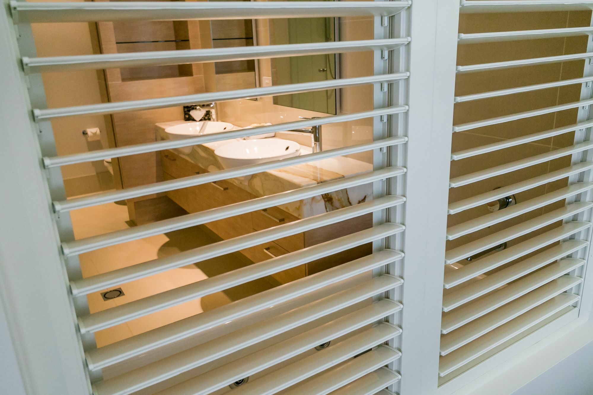 Grand Mercure Allegra Херви Бей Екстериор снимка A window shutter