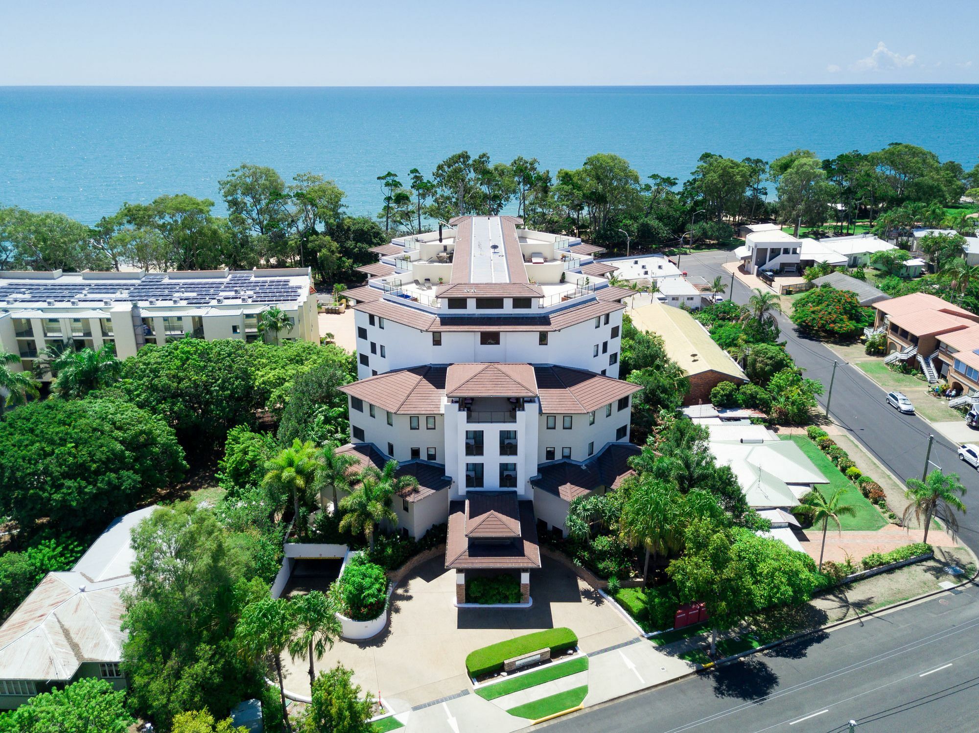 Grand Mercure Allegra Херви Бей Екстериор снимка Aerial view of the complex