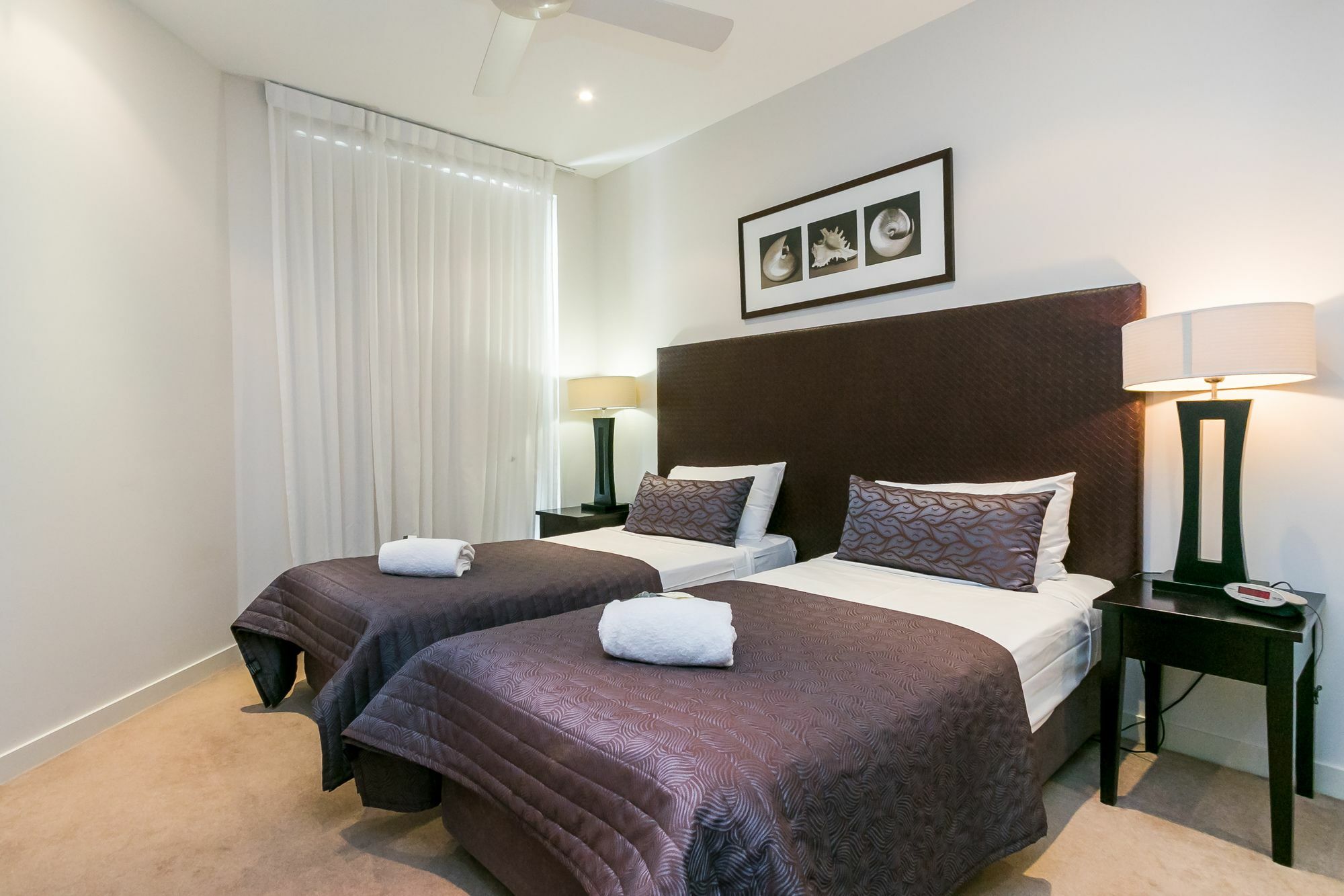 Grand Mercure Allegra Херви Бей Екстериор снимка A bedroom at the Mantra on Broadbeach