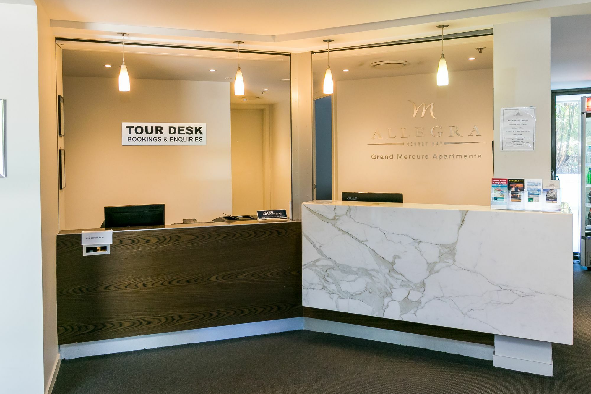 Grand Mercure Allegra Херви Бей Екстериор снимка Tour Desk at the National Museum of the United States Army